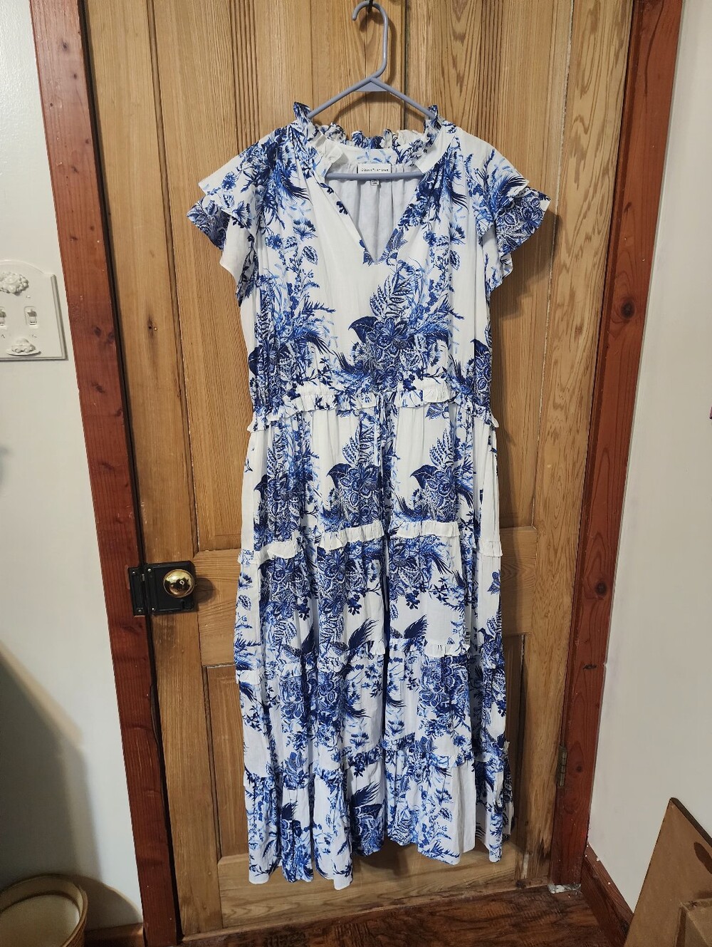 Gibson Latimer White Maxi Dress with Blue Floral Print, Size XL